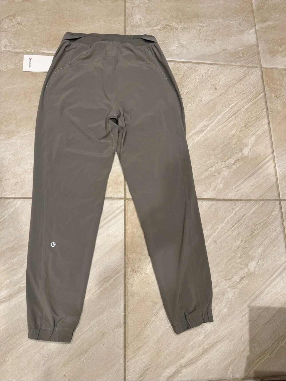 lululemon athletica Adapted States HR jogger Airflow in Carbon Dust color size 4